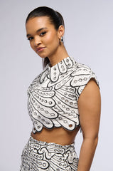 SET YOU FREE CROP WOVEN TOP