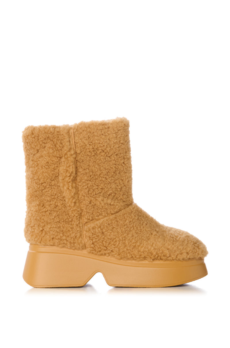 SNOW COZY SHERPA BOOTIE IN BEIGE