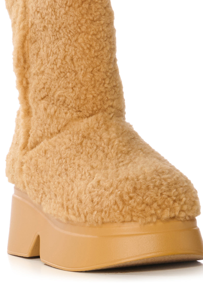 SNOW COZY SHERPA BOOTIE IN BEIGE