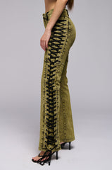 STAND OUT LACED UP JEANS