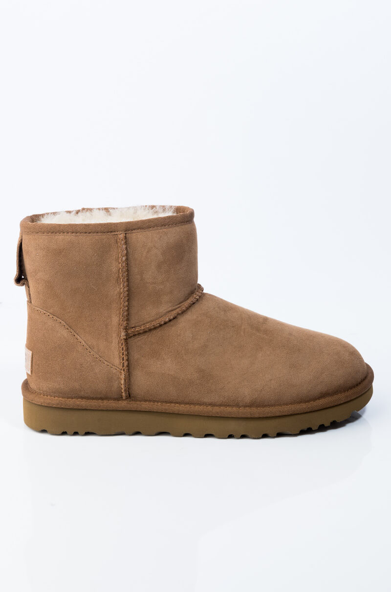 UGG CLASSIC MINI II BOOTIE IN CHESTNUT