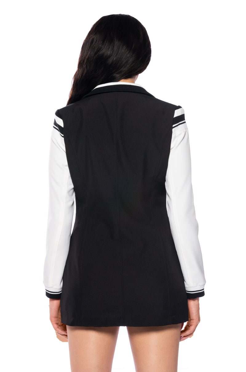 VARSITY LUXE FIT BLAZER