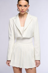 WHATS THE TEA PINSTRIPE PLEATED MINI SKIRT IN WHITE