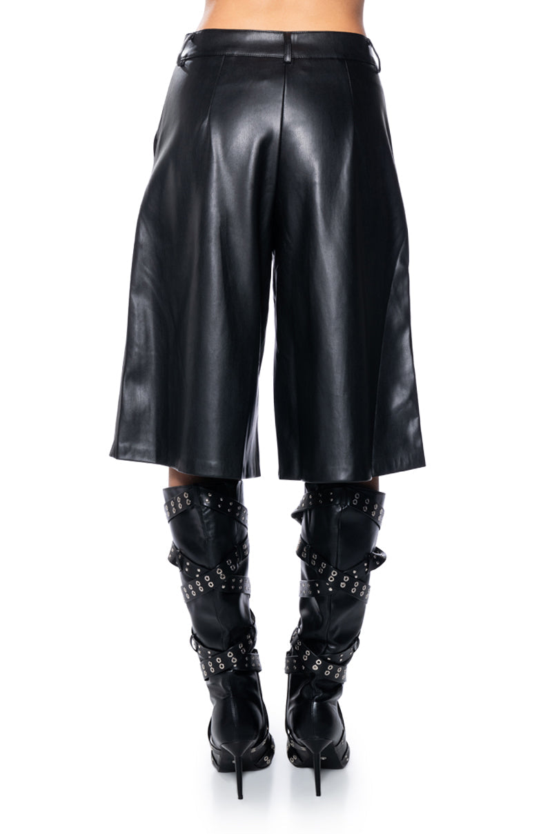 ZOE LONG FAUX LEATHER SHORTS IN BLACK
